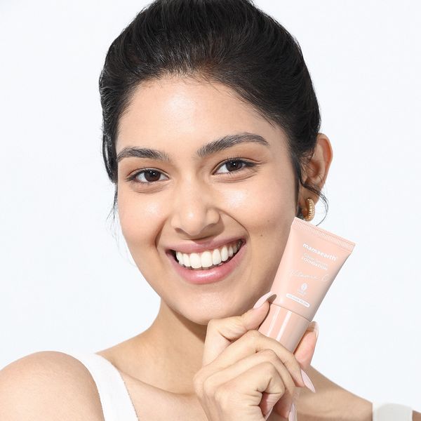 Mamaearth Glow Serum Foundation Mini Tube - Nude Glow, 18 ML